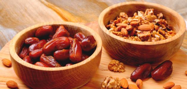 التمر واللوز: قوة غذائية تتجاوز الزمن وتستشرف مستقبل الصحة في 2026