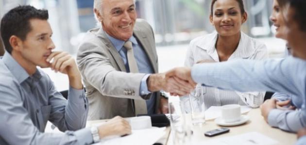 دليل شامل لتنمية الذكاء الاجتماعي: مهارات وعلاقات ناجحة