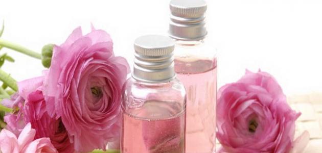 فوائد زيت الورد لتفتيح البشرة وتحسين مظهرها