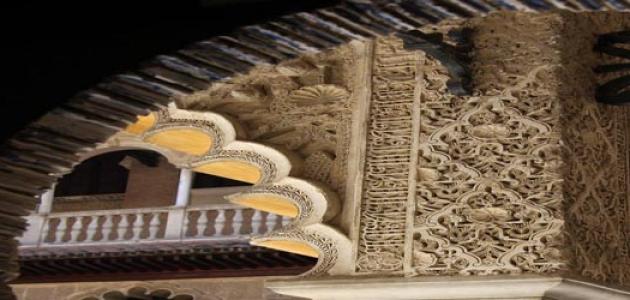 النص الحجاجي: تعريفه، تاريخه، ومكوناته الأساسية