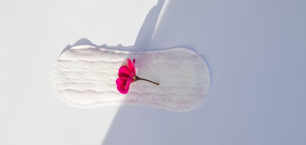 أعراض انقطاع الدورة الشهرية وتأثيراتها على الصحة