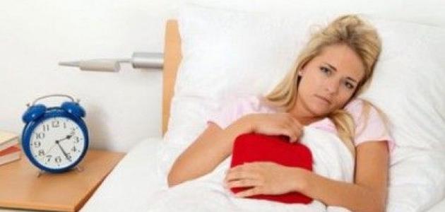 طريقة النوم الصحيحة وقت الدورة الشهرية