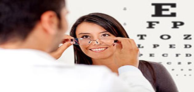 نصائح للحفاظ على سلامة العيون وأهمية التغذية