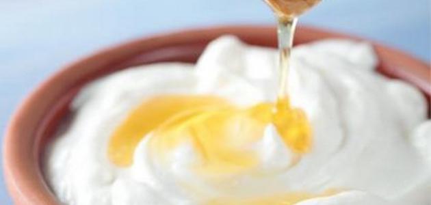 فوائد قناع الزبادي للبشرة وكيفية تحضيره