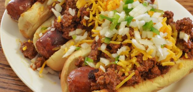 الهوت دوغ: كل ما تحتاج معرفته عن هذه النقانق الشهية