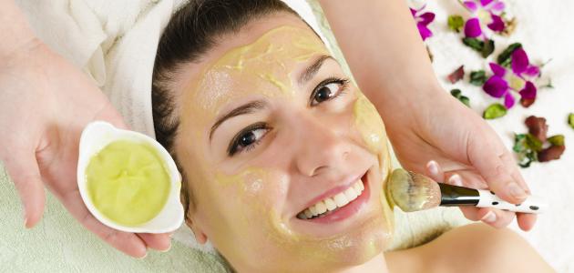 طرق فعالة لعمل ماسك صنفرة للوجه