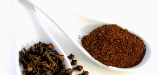 فوائد زيت القرنفل للبشرة وصحتها