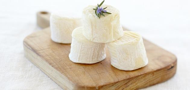 فوائد جبن الماعز الصحية والمغذية