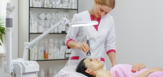 طرق فعالة لإزالة شعر الوجه نهائياً